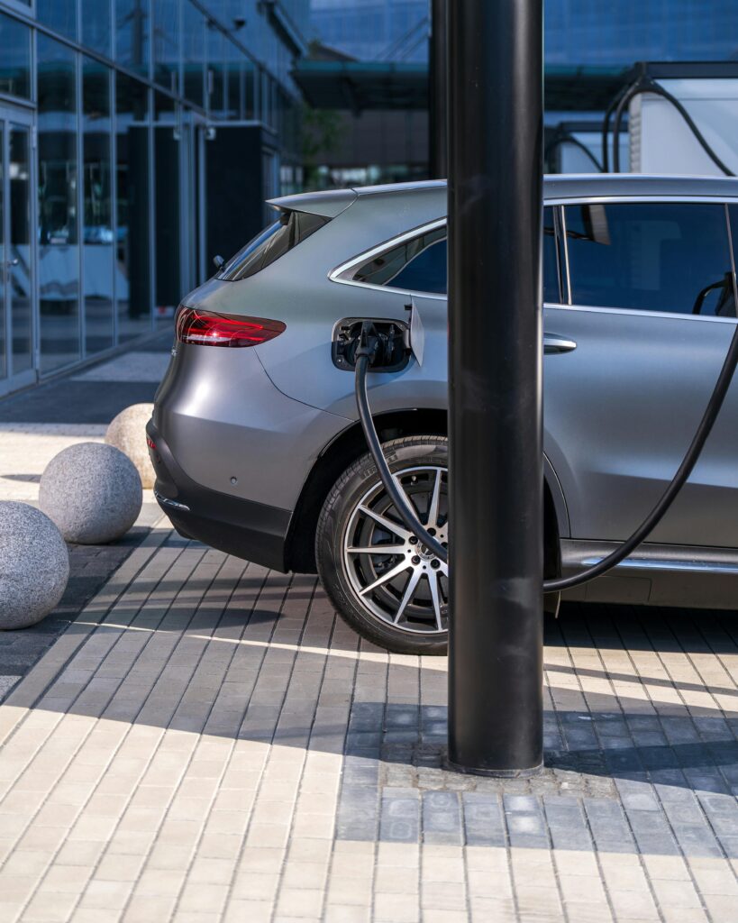 Should I Rent an EV or Hybrid for a Road Trip? EV vs Hybrid Comparison